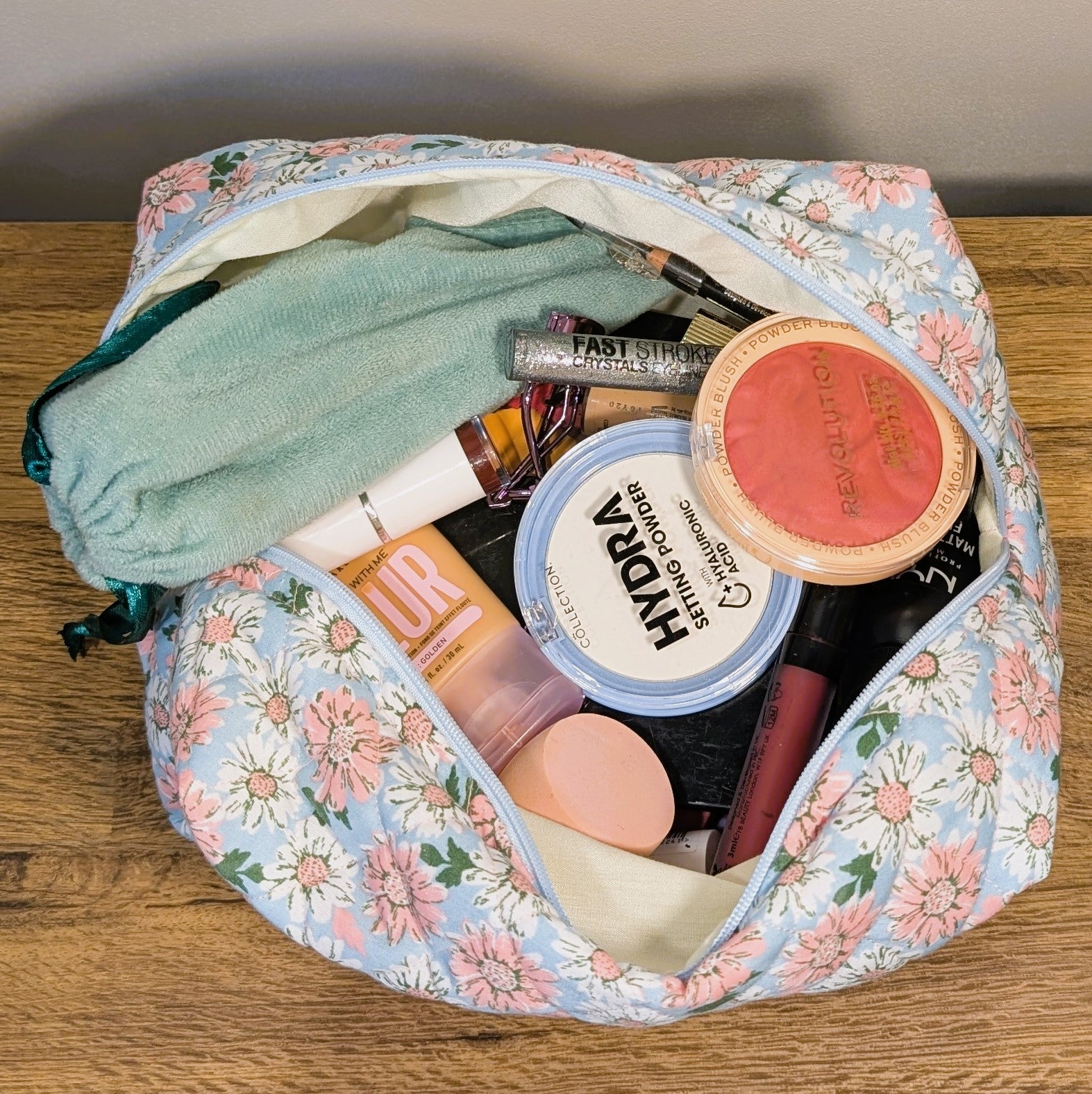 Blue Daisy Quilted Pouch